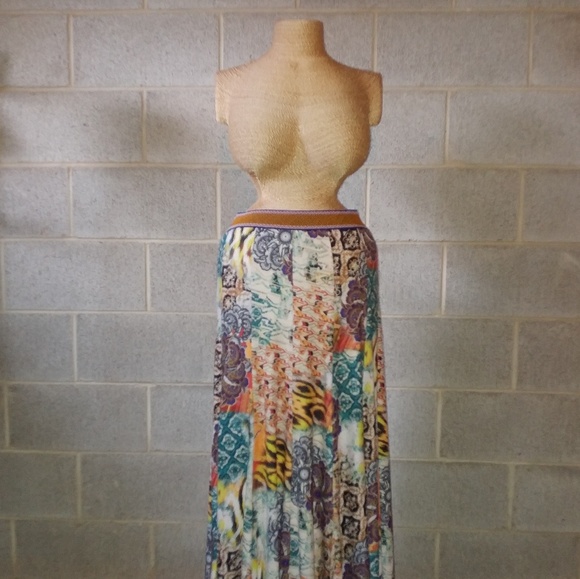Christina V Maxi skirt - Picture 2 of 4